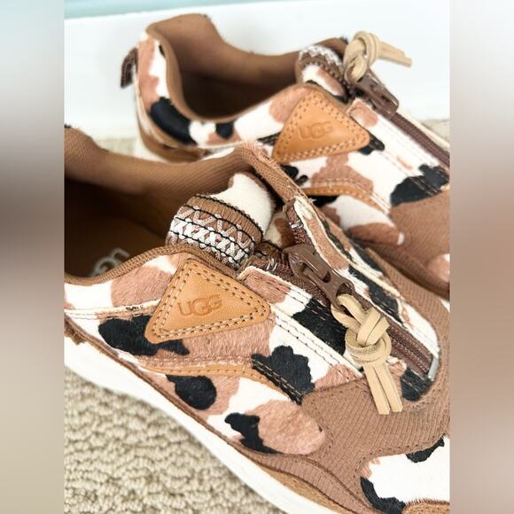 Ugg zip cow print platform chunky sole sneakers animal hair print EUC y2k size 9 - Picture 3 of 9